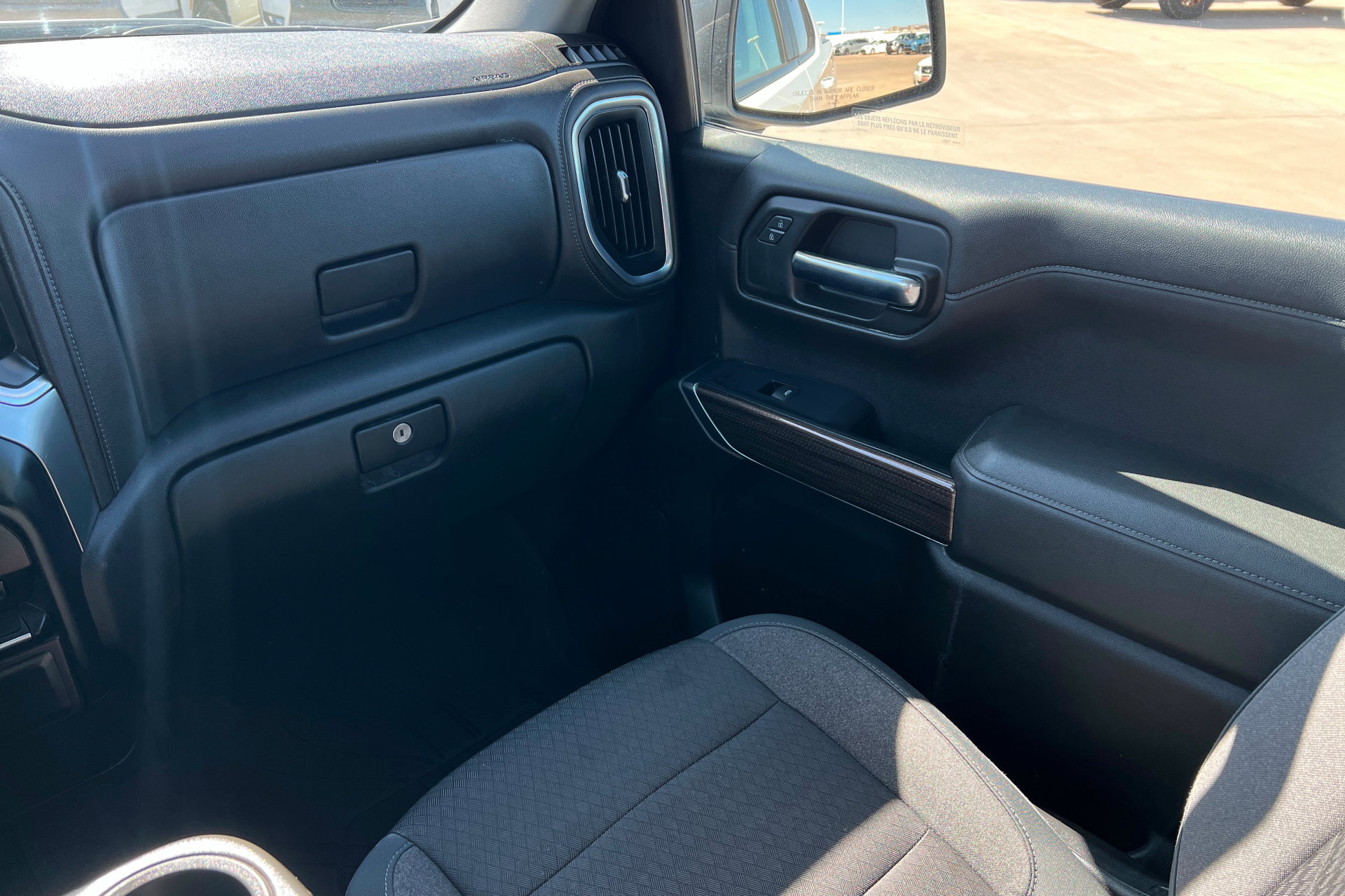 Used 2019 Chevrolet Silverado 1500 LT w/ True North Edition AWD/4WD image 11