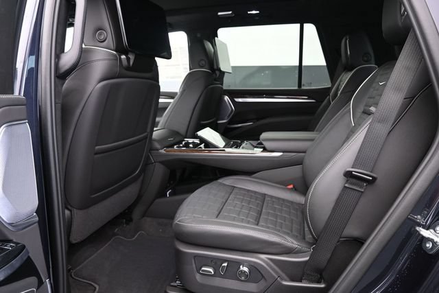 Used 2025 Cadillac Escalade Sport Platinum AWD/4WD image 16