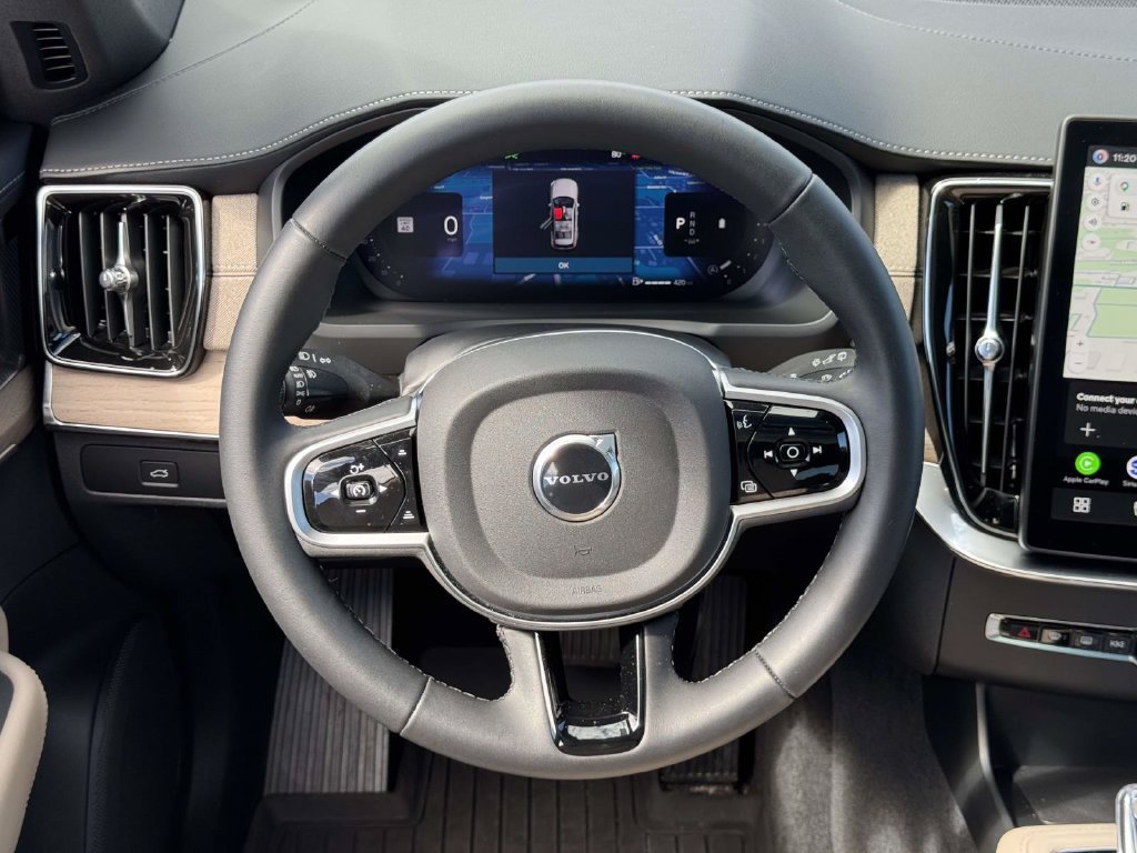 Used 2026 Volvo XC90 B6 Plus w/ Protection Package Premier AWD/4WD image 12