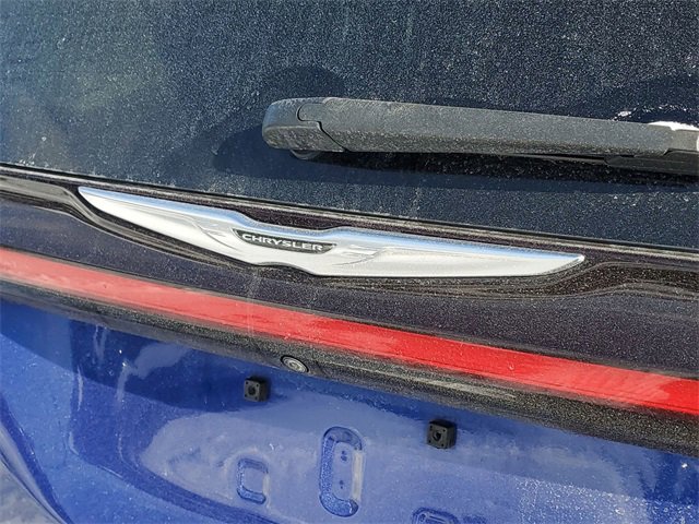 Used 2021 Chrysler Pacifica Touring-L image 30