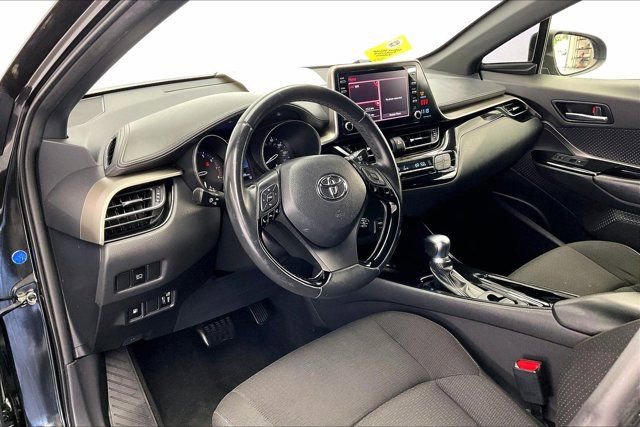 Used 2019 Toyota C-HR XLE FWD image 13