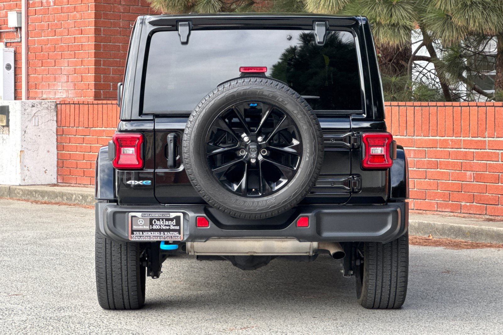 Used 2022 Jeep Wrangler Unlimited Sahara AWD/4WD image 5