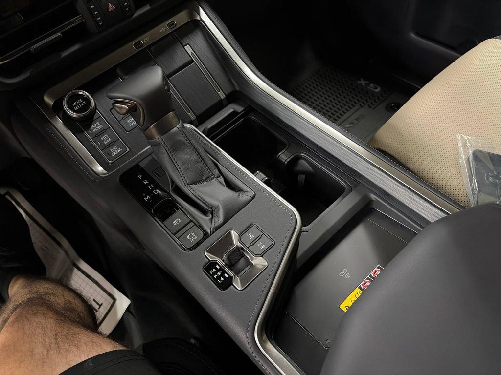 New 2026 Lexus GX 550 AWD/4WD image 18