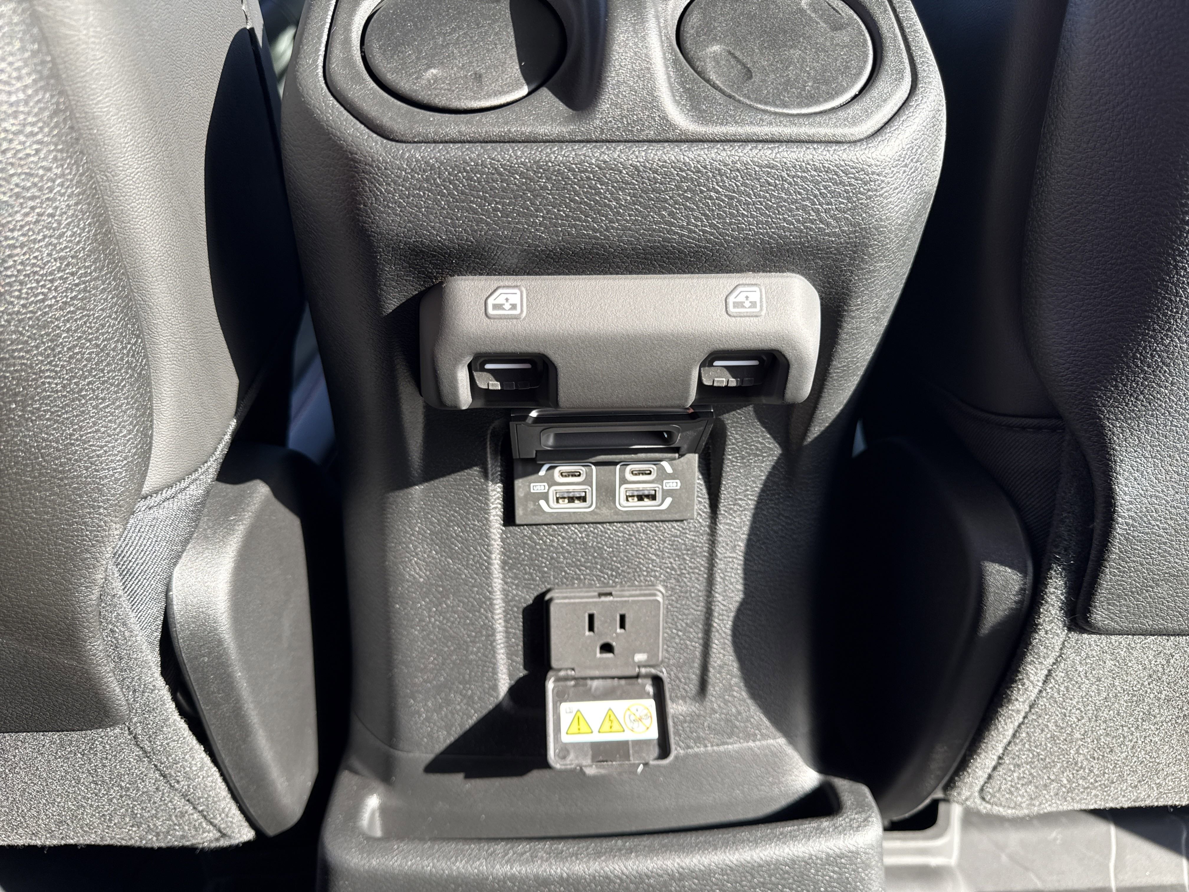 New 2025 Jeep Wrangler Unlimited Rubicon w/ Technology Group image 29