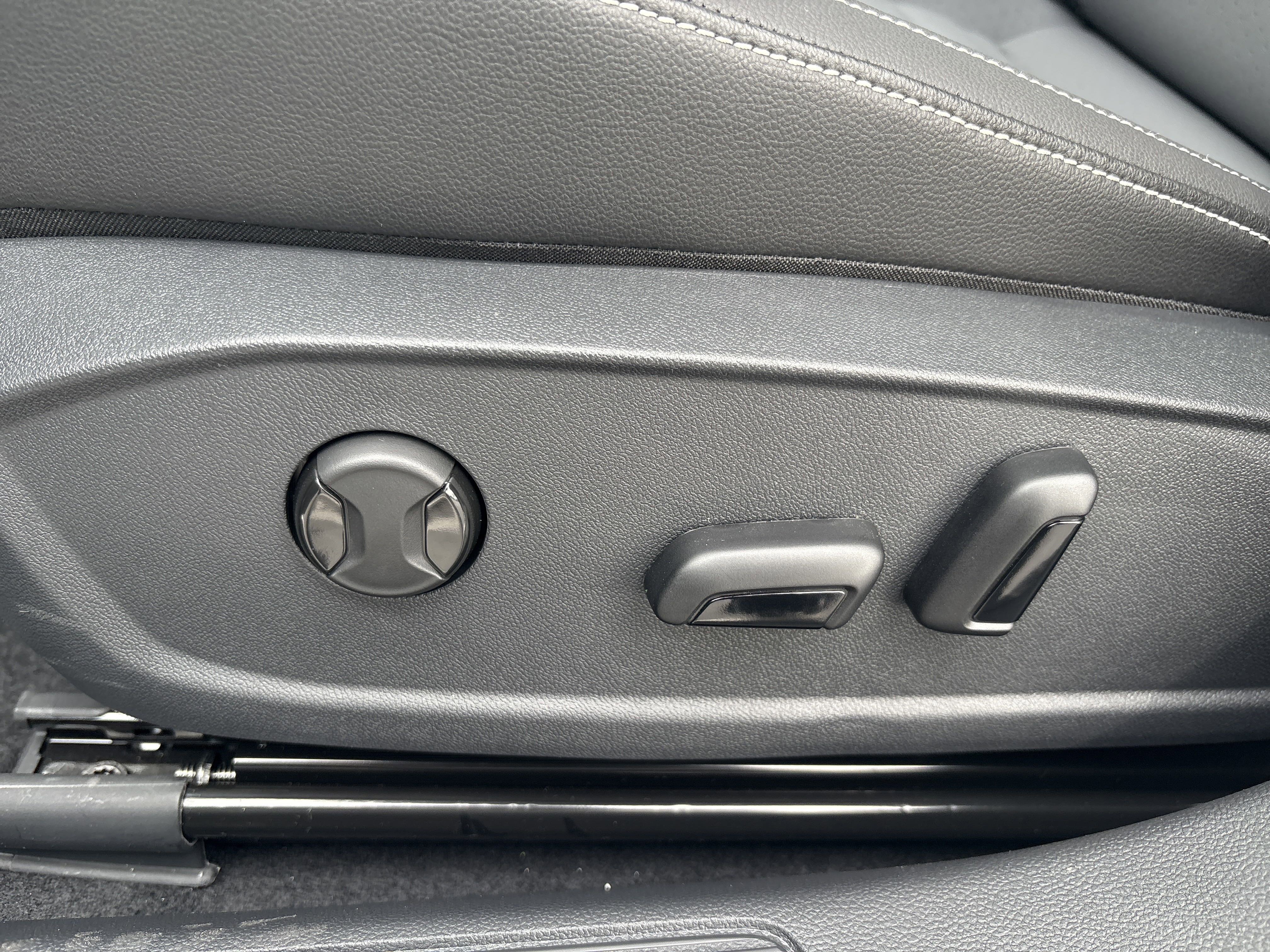 New 2025 Volkswagen Jetta SE image 16