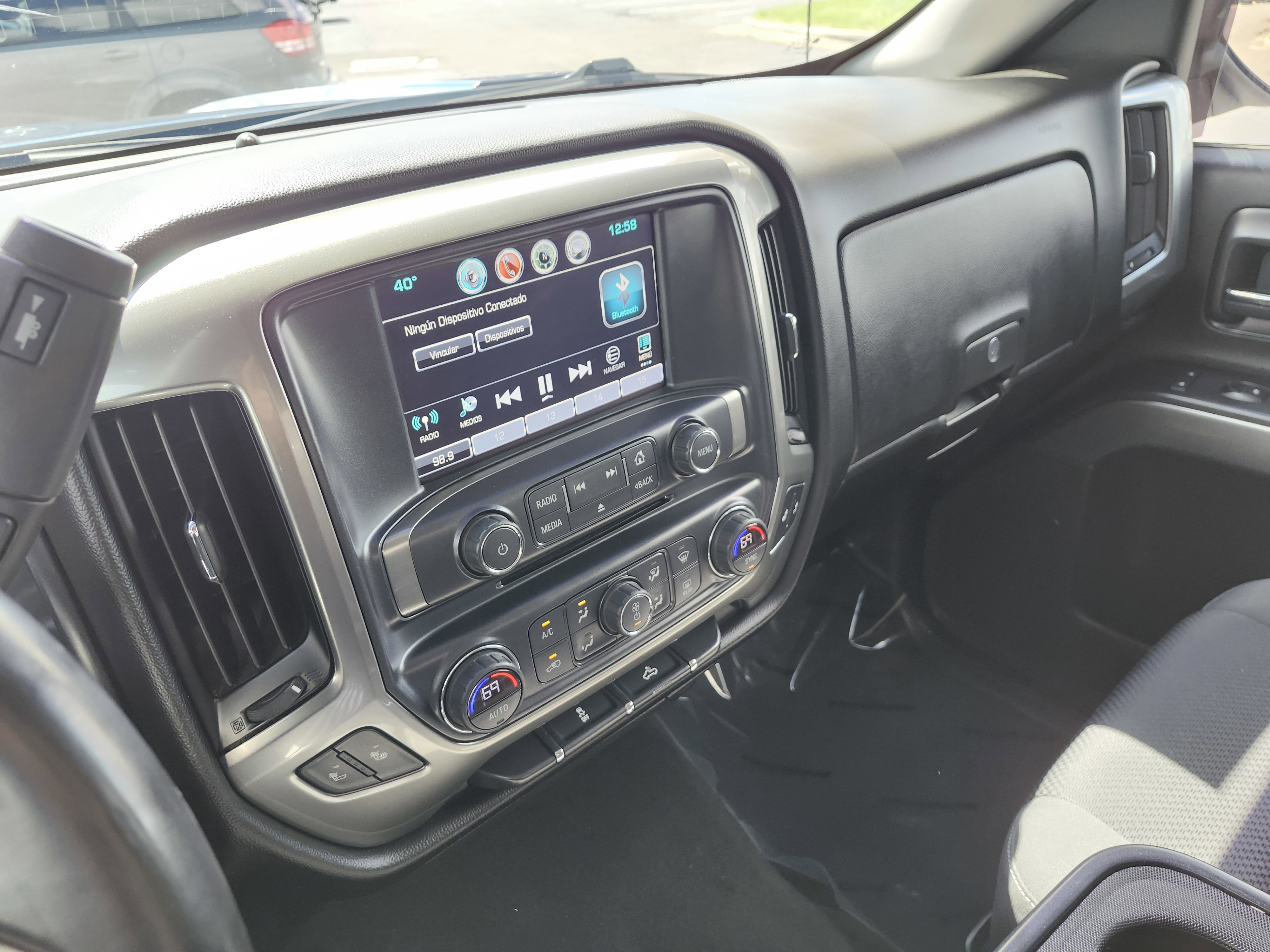 Used 2018 Chevrolet Silverado 1500 LT w/ All Star Edition image 32