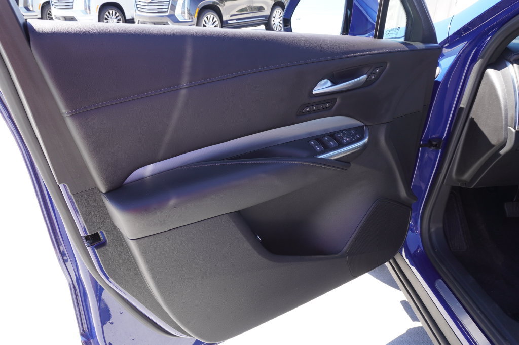 Certified 2023 Cadillac XT4 Premium Luxury AWD/4WD image 15