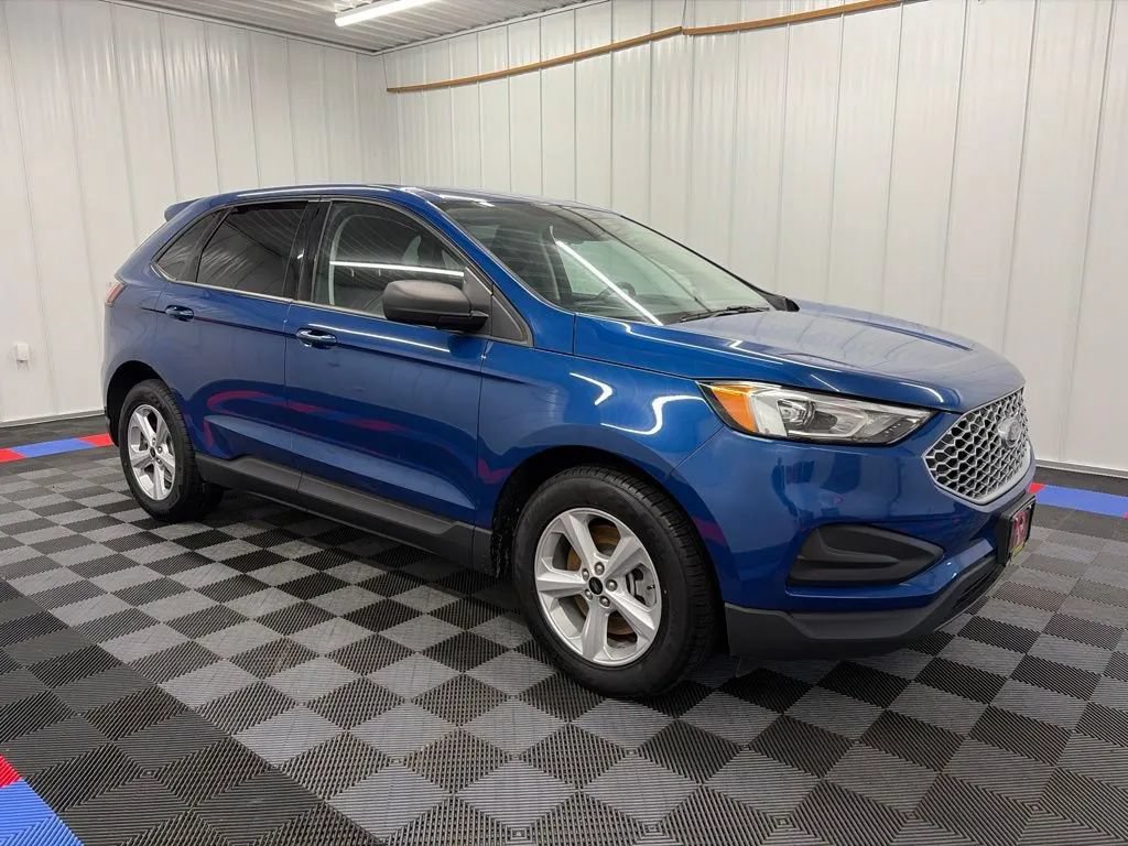 Used 2024 Ford Edge SE AWD/4WD image 3
