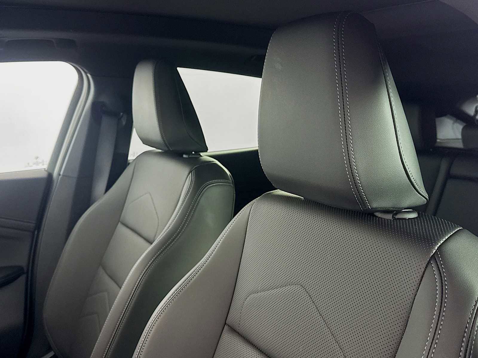 Used 2025 BMW X2 xDrive28i w/ Premium Package image 37