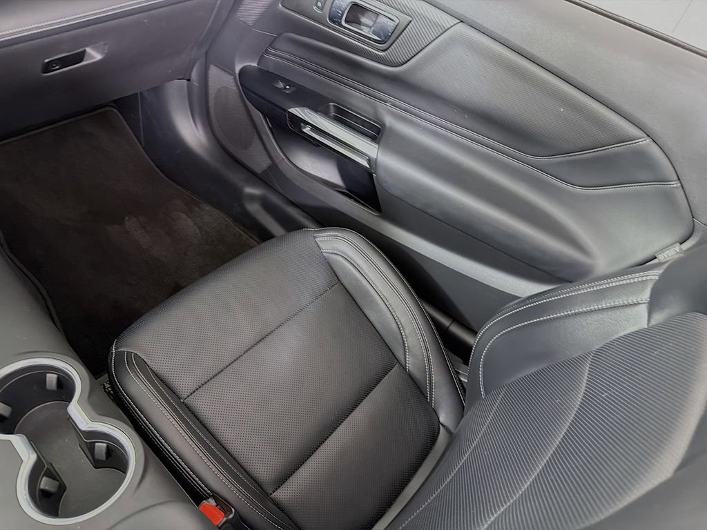 Used 2025 Ford Mustang Premium image 28