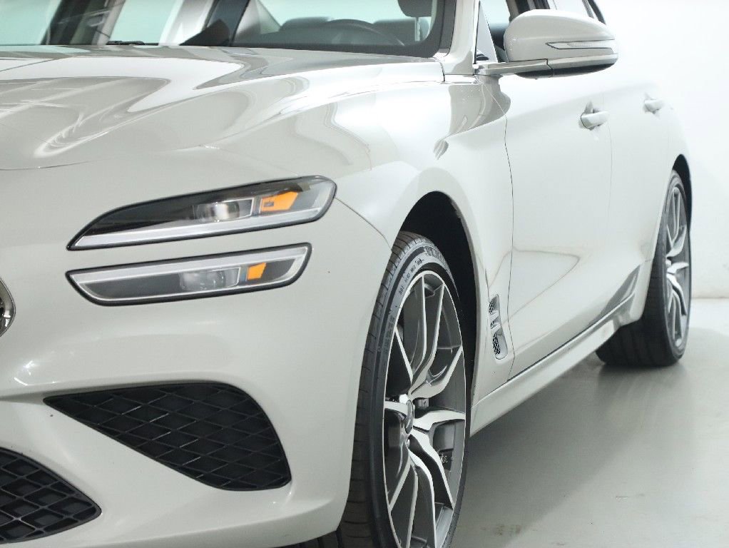 Used 2025 Genesis G70 2.5T image 5