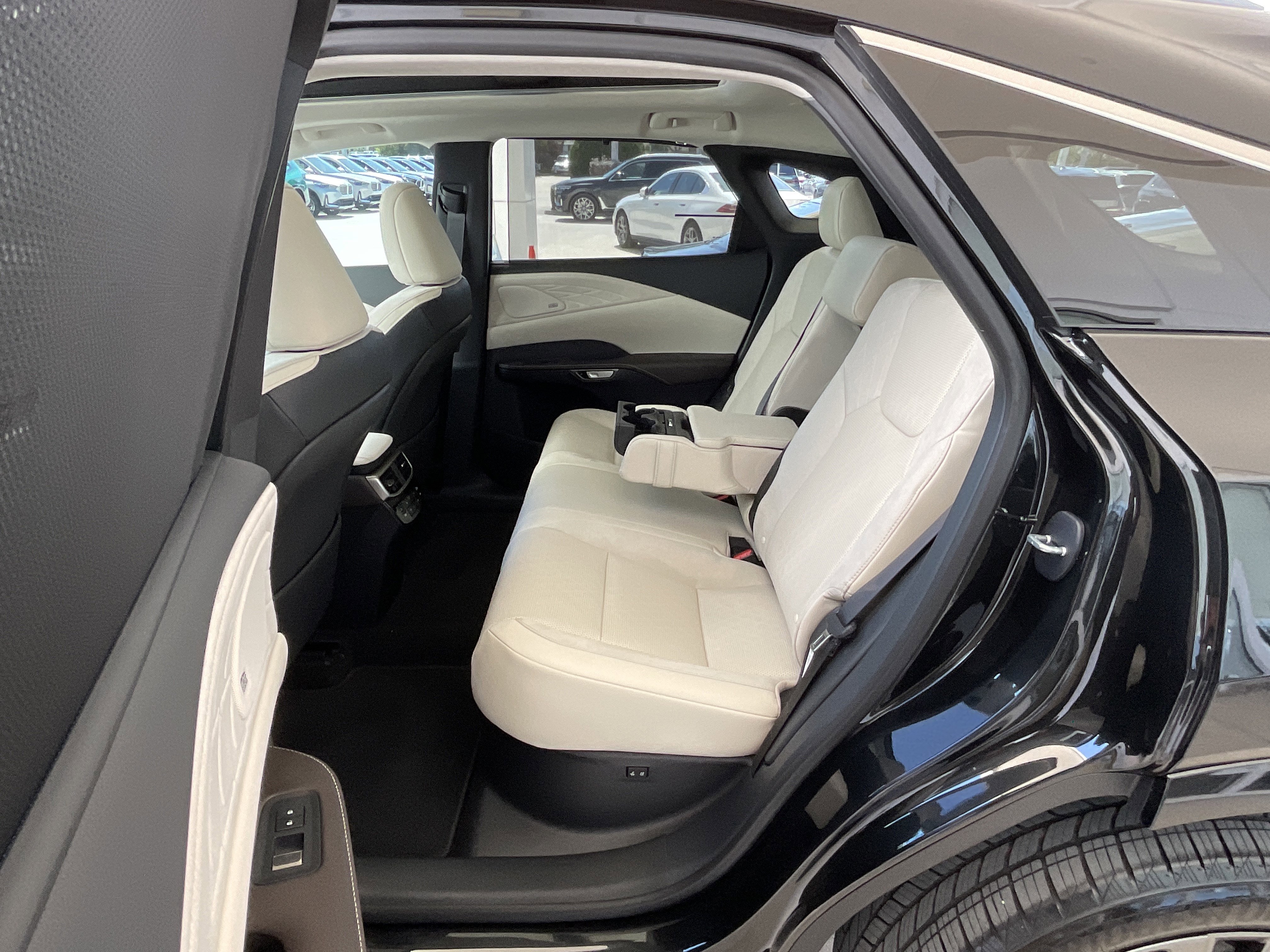 Used 2026 Lexus RX 350 w/ Convenience Package image 27