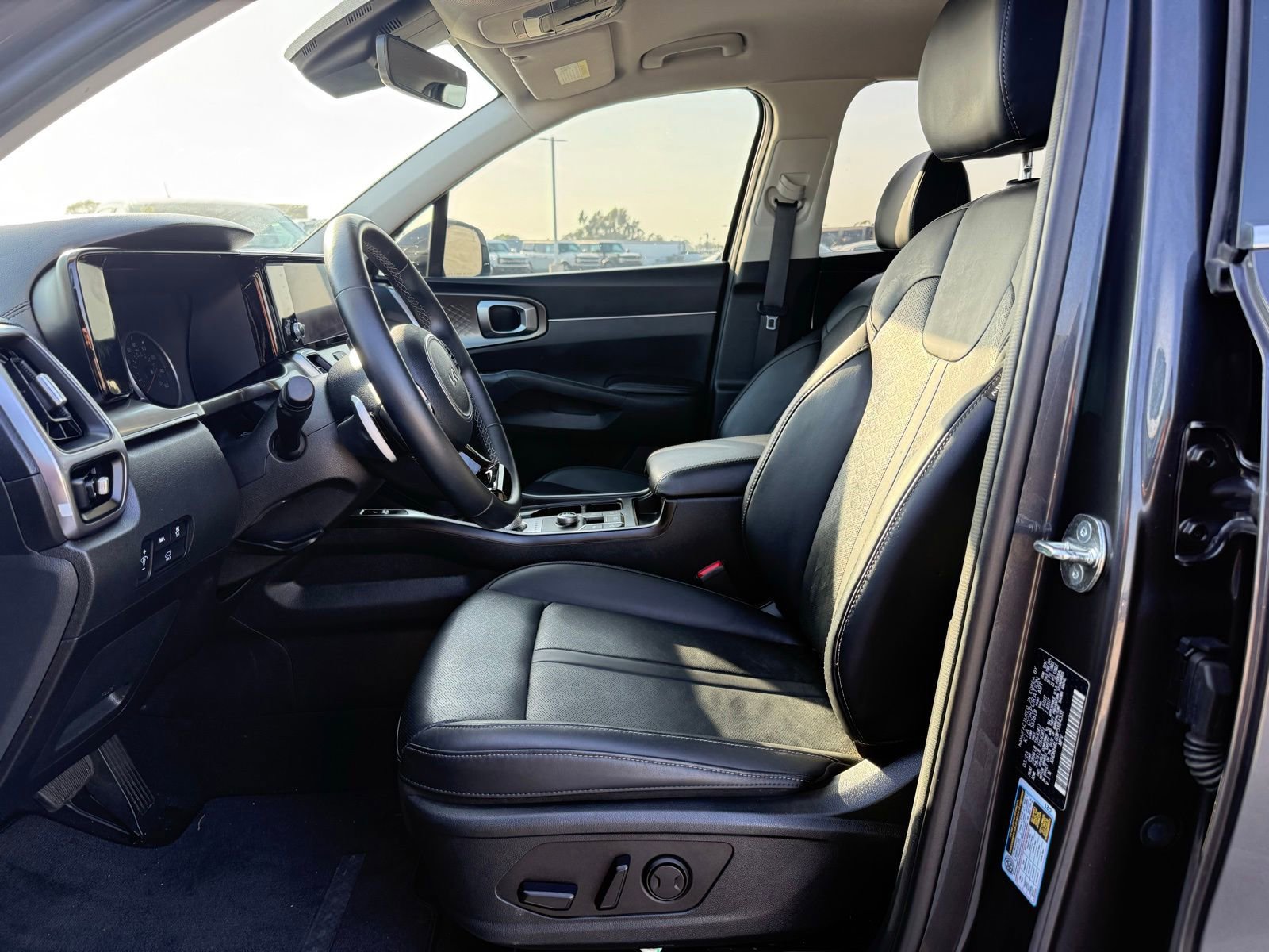 Used 2023 Kia Sorento EX FWD image 5