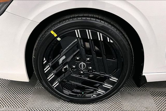 New 2026 Nissan Sentra SR w/ SR Premium Package FWD image 11