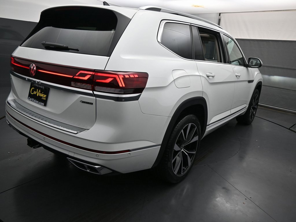 Used 2024 Volkswagen Atlas SEL Premium R-Line image 11