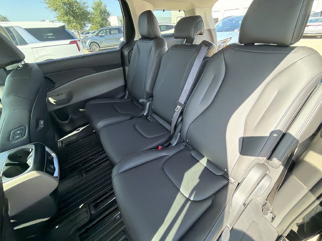 New 2027 Kia Carnival SX FWD image 27
