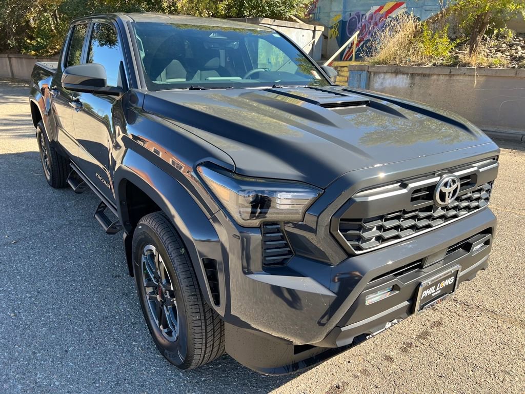 New 2025 Toyota Tacoma TRD Sport image 3