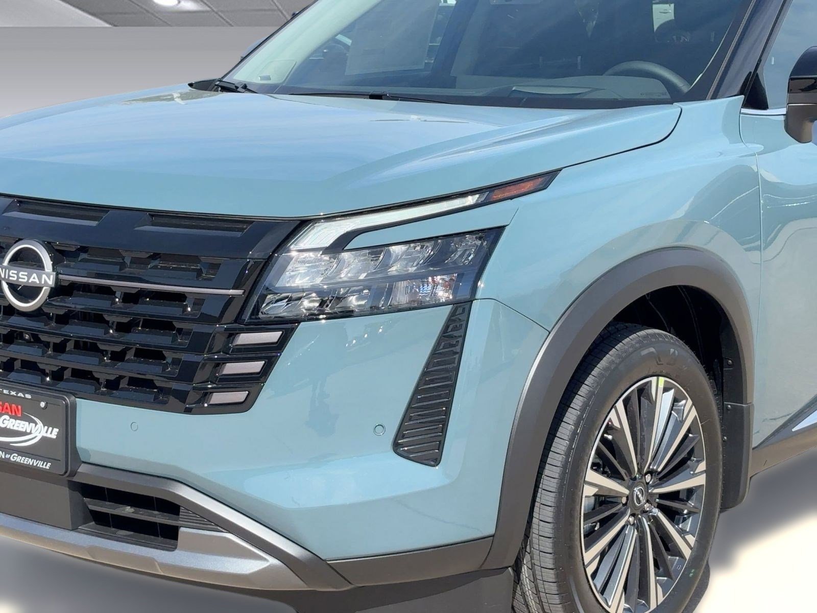 New 2026 Nissan Pathfinder Platinum image 11