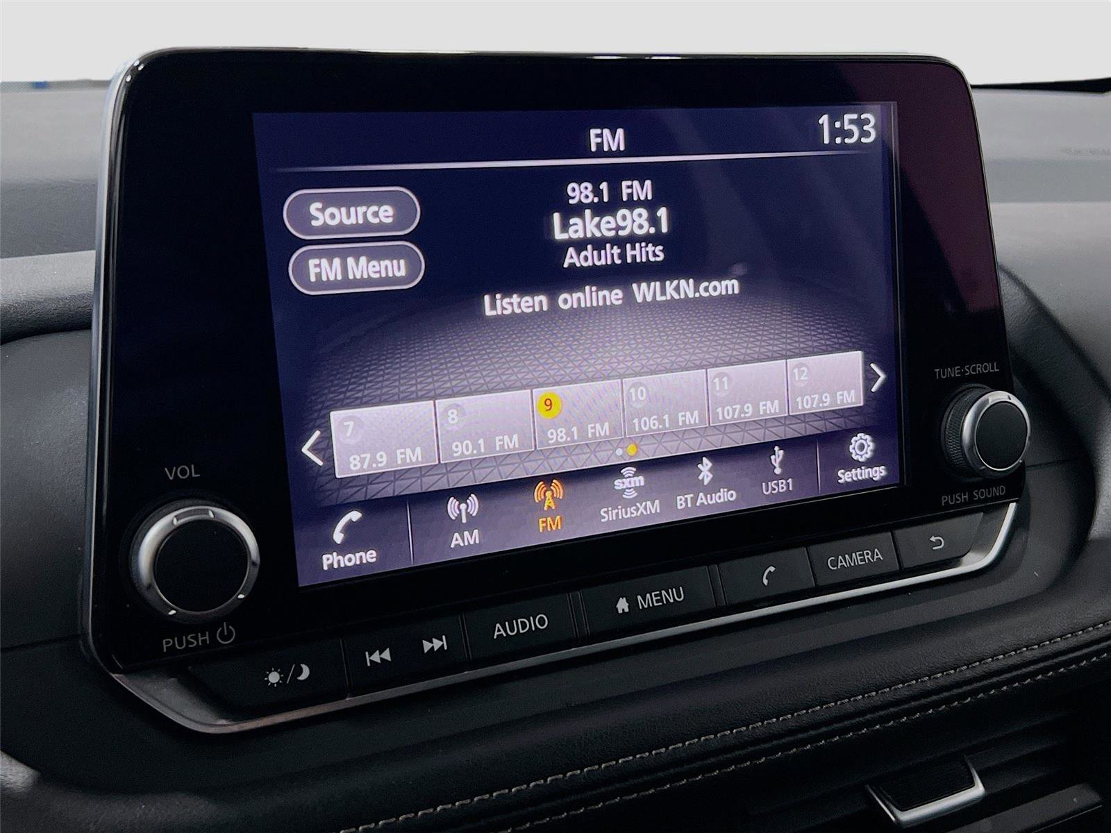 Used 2024 Nissan Rogue SV image 9