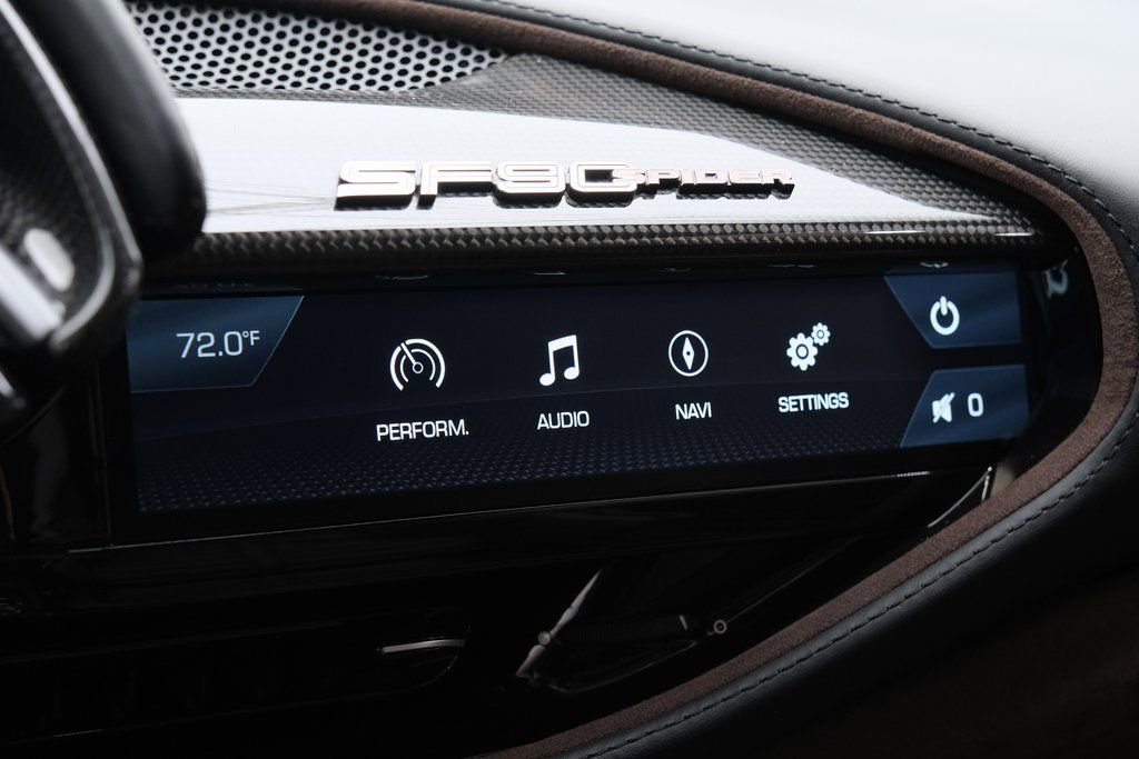 Used 2022 Ferrari SF90 Spider image 35