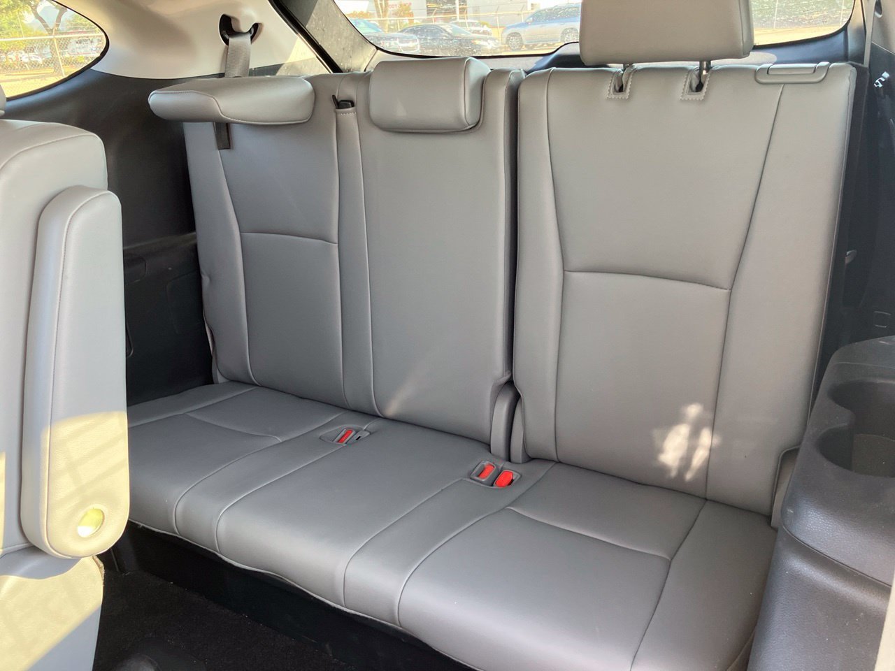 Used 2023 Toyota Highlander XLE FWD image 8