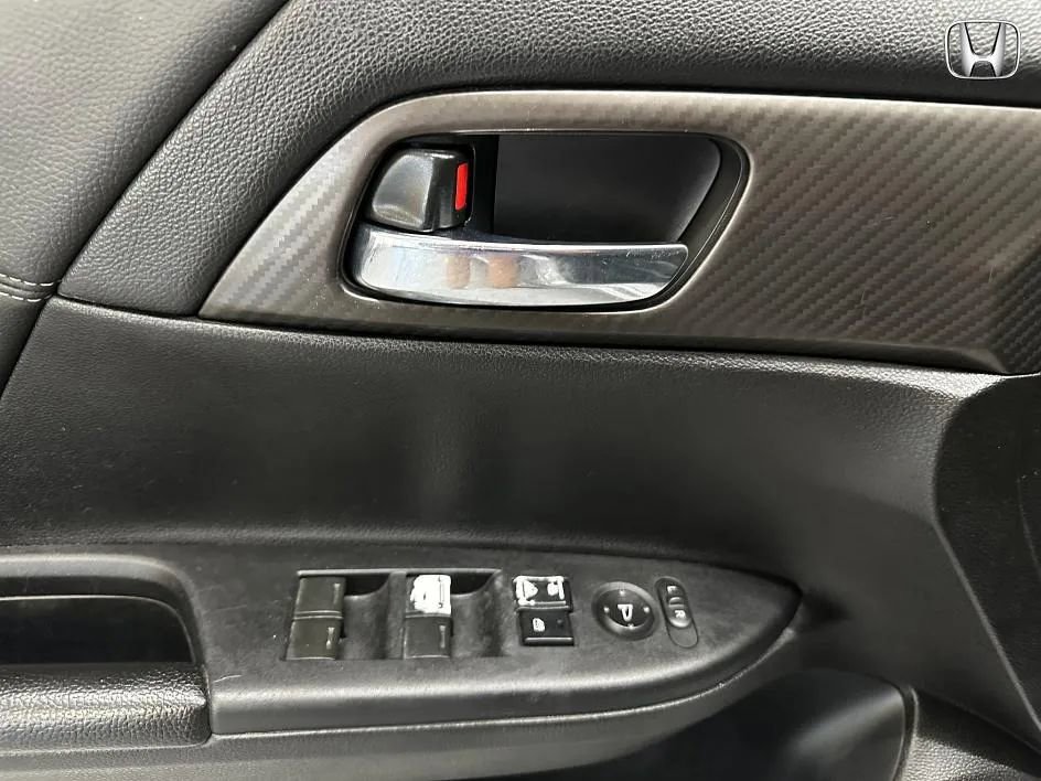 Used 2017 Honda Accord Sport image 24