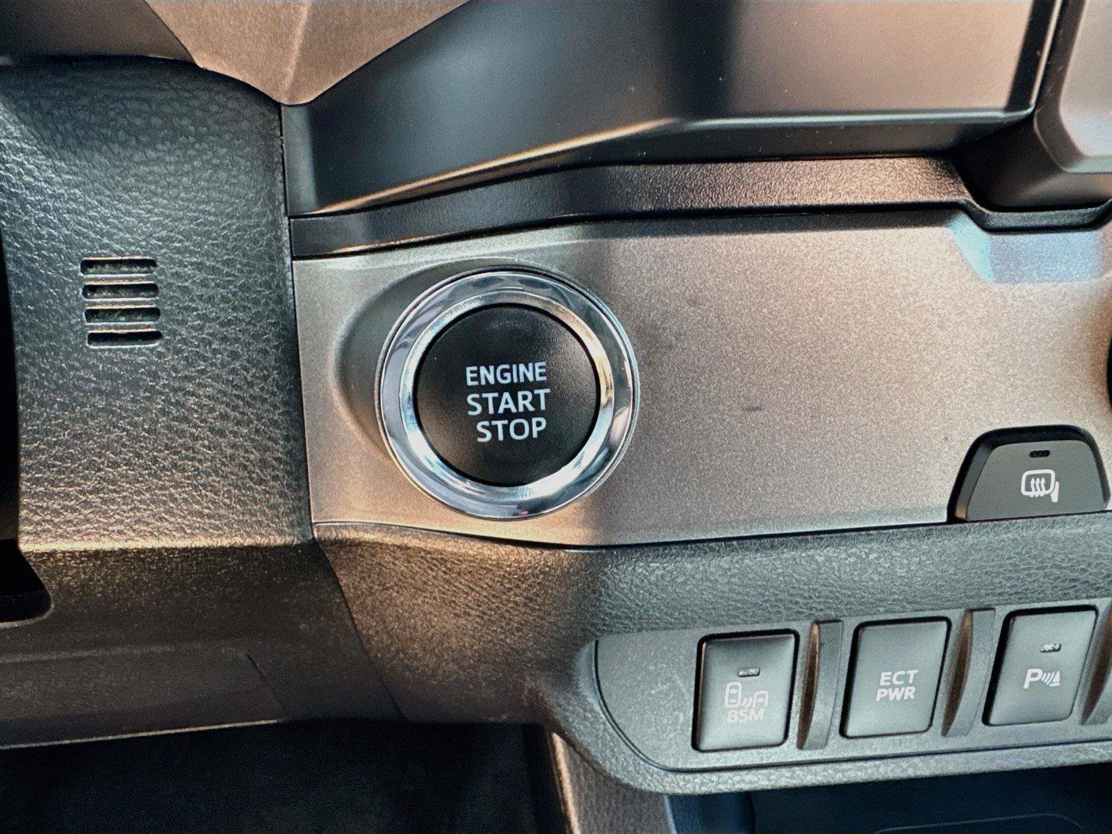 Used 2021 Toyota Tacoma TRD Sport w/ Technology Package RWD image 18