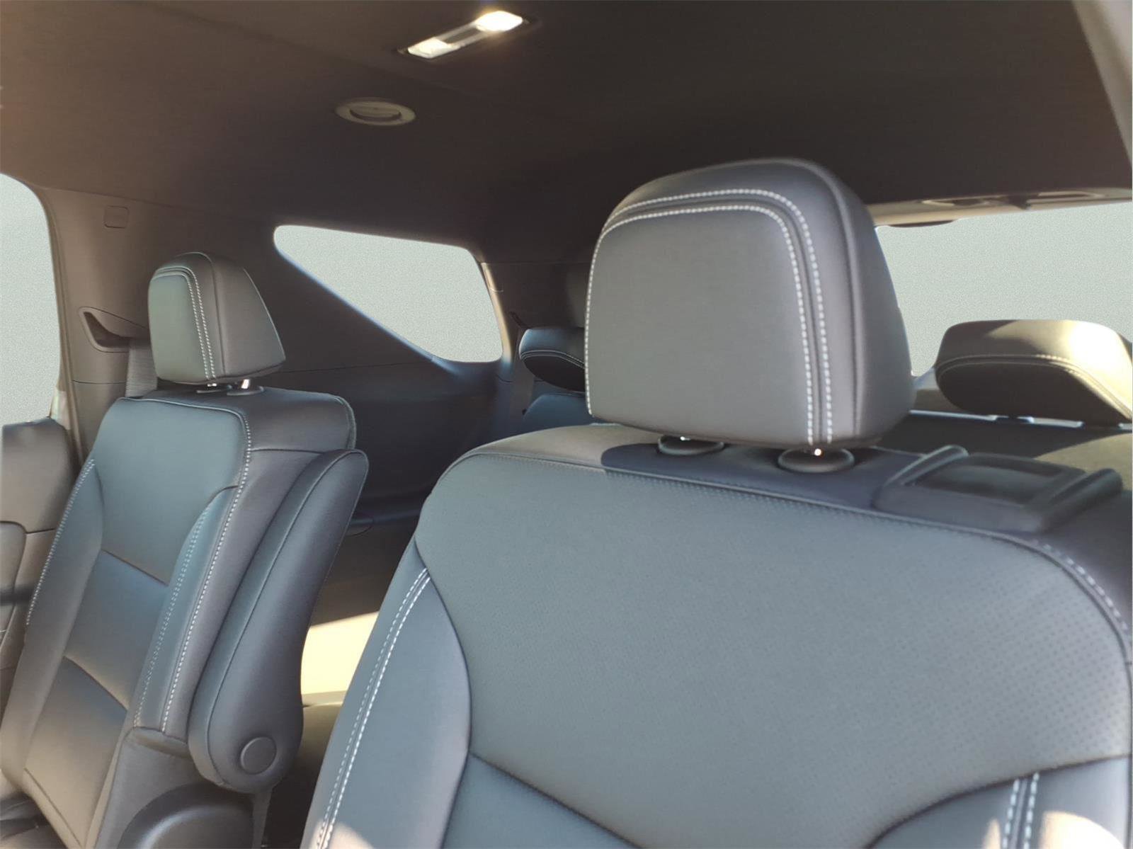 New 2026 Chevrolet Traverse LT image 11