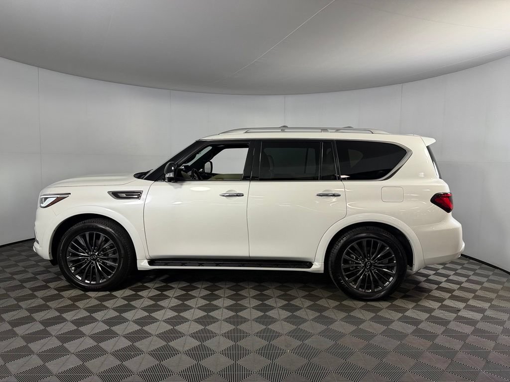 Used 2024 INFINITI QX80 Sensory AWD/4WD image 10