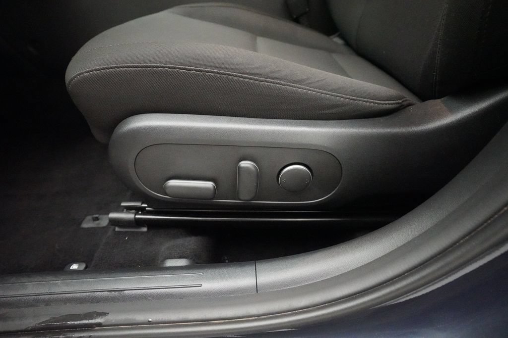 Used 2025 Hyundai Kona SEL AWD/4WD image 27