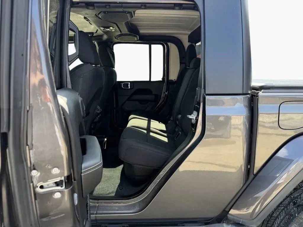 Used 2021 Jeep Gladiator Overland w/ Uconnect 4C Nav & Sound Group AWD/4WD image 30