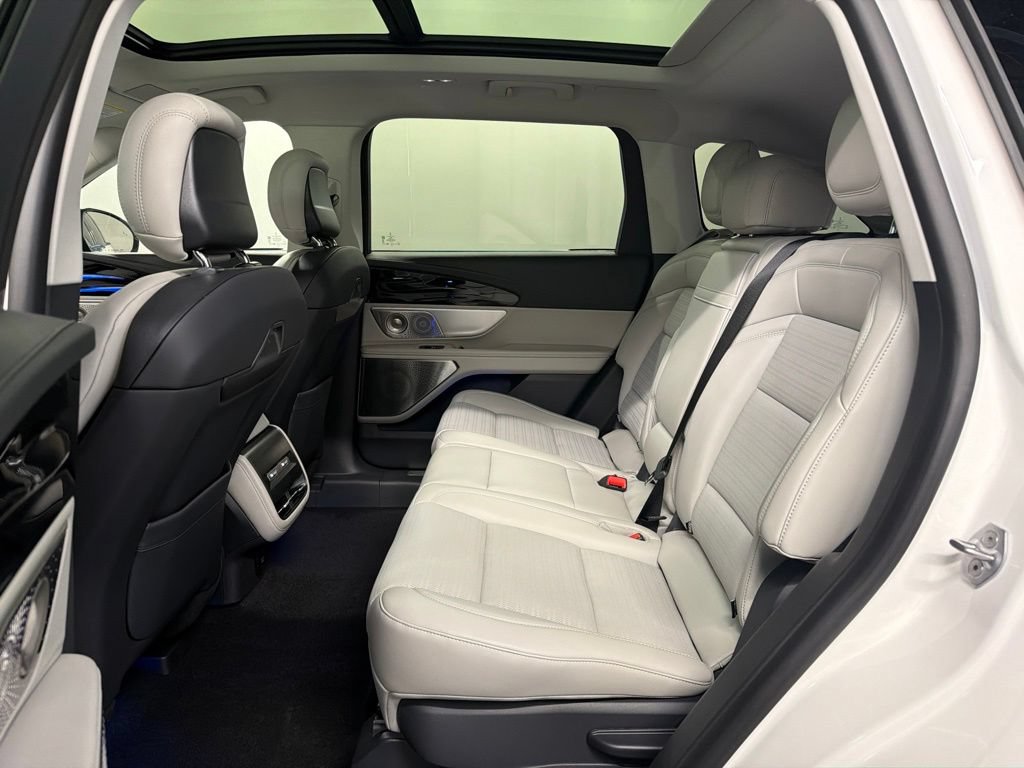 New 2026 Lincoln Nautilus Reserve AWD/4WD image 36