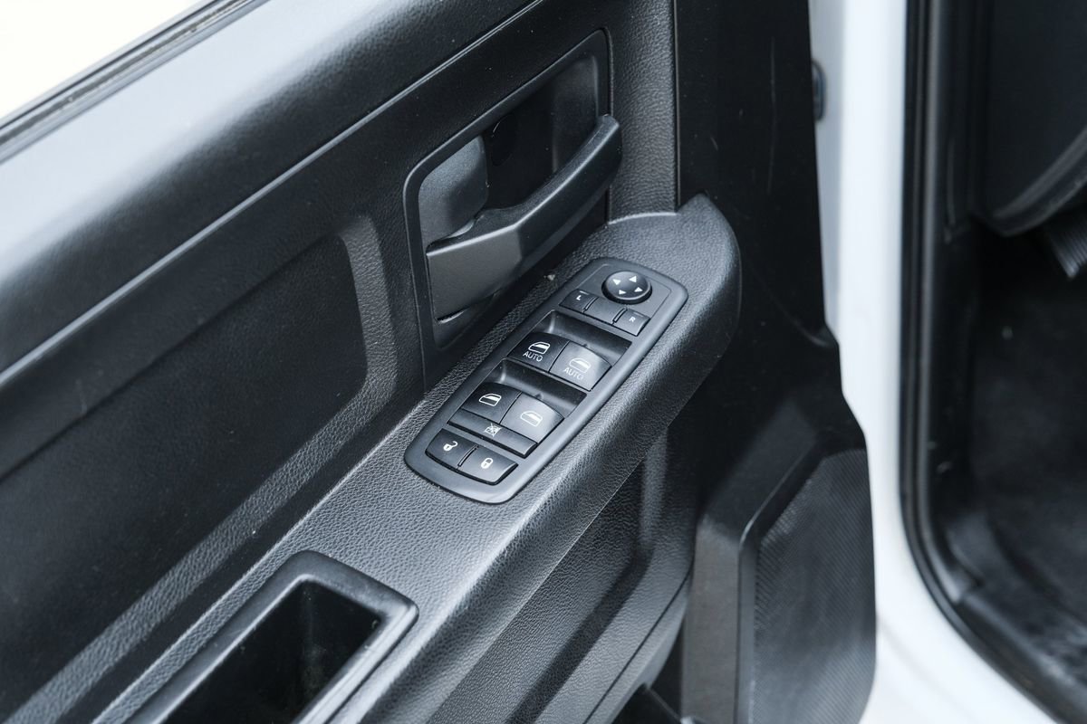 Used 2018 RAM 2500 Tradesman w/ Chrome Appearance Group AWD/4WD image 45