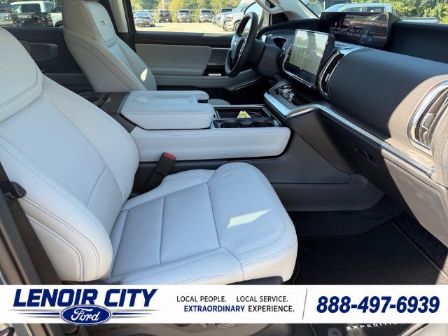 New 2027 Ford Expedition Max Platinum w/ Driver's Package AWD/4WD image 13