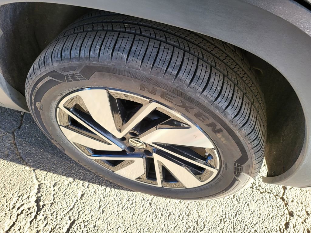 Used 2025 Volkswagen Atlas SE image 6