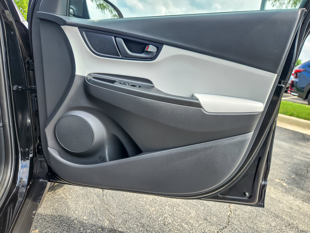 Used 2022 Hyundai Kona SE AWD/4WD image 19
