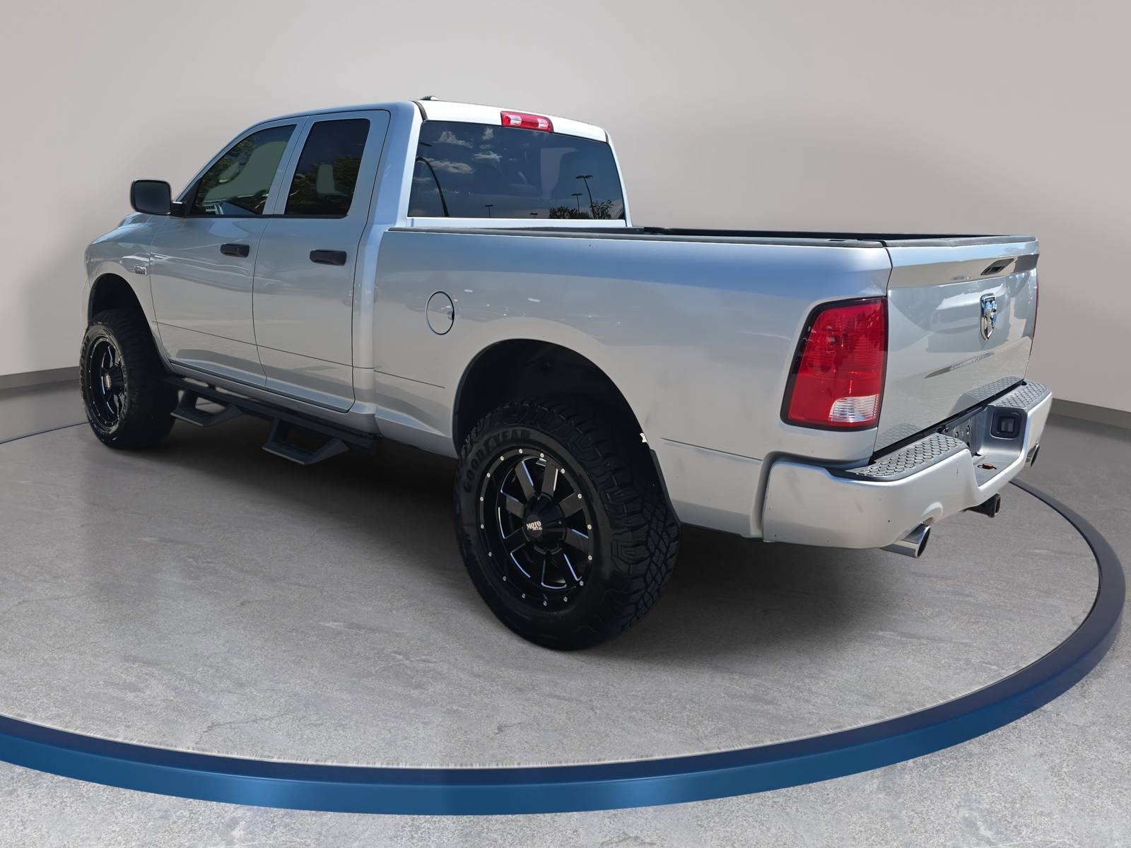 Used 2017 RAM 1500 Express RWD image 7