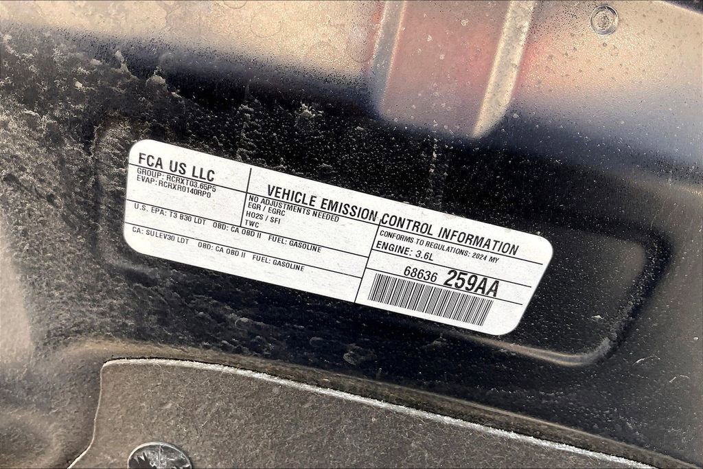 Used 2024 Chrysler Pacifica Touring-L image 31