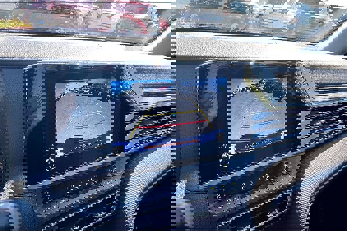 Used 2025 Toyota Camry LE image 19