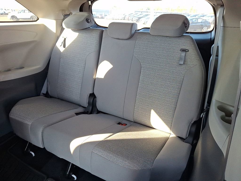 Used 2023 Toyota Sienna LE image 10