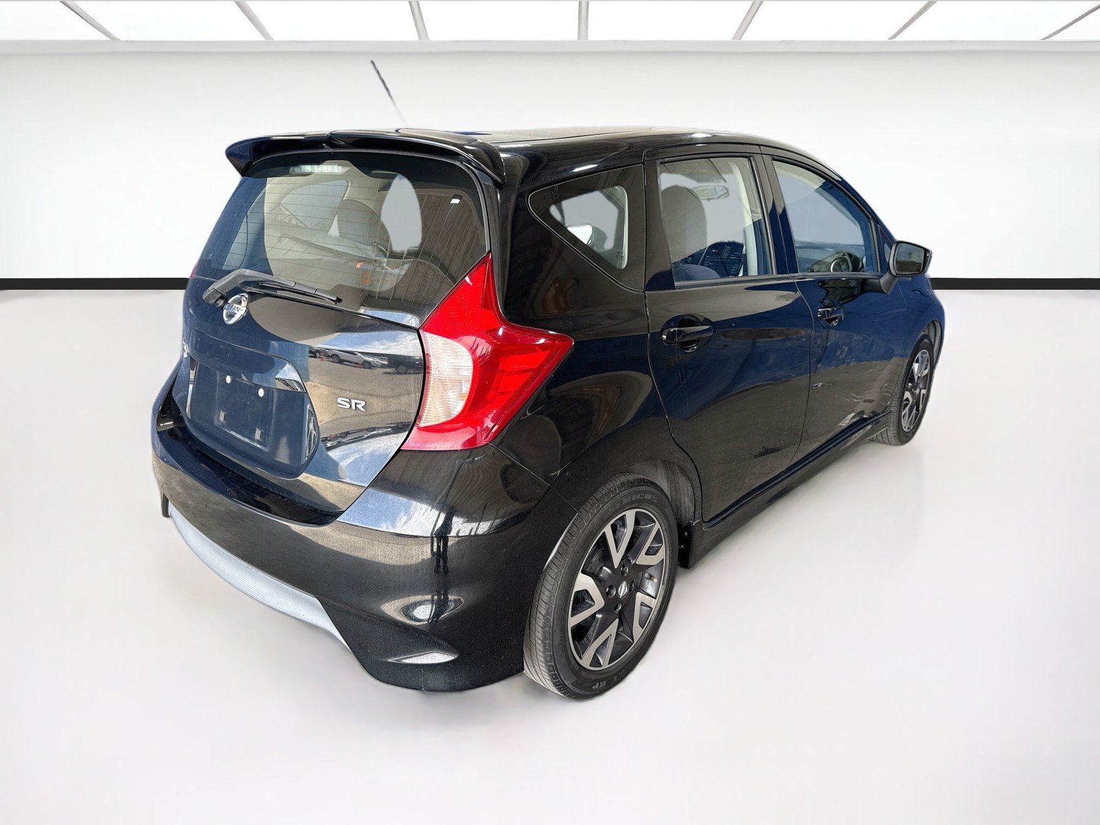 Used 2017 Nissan Versa Note SR FWD image 4