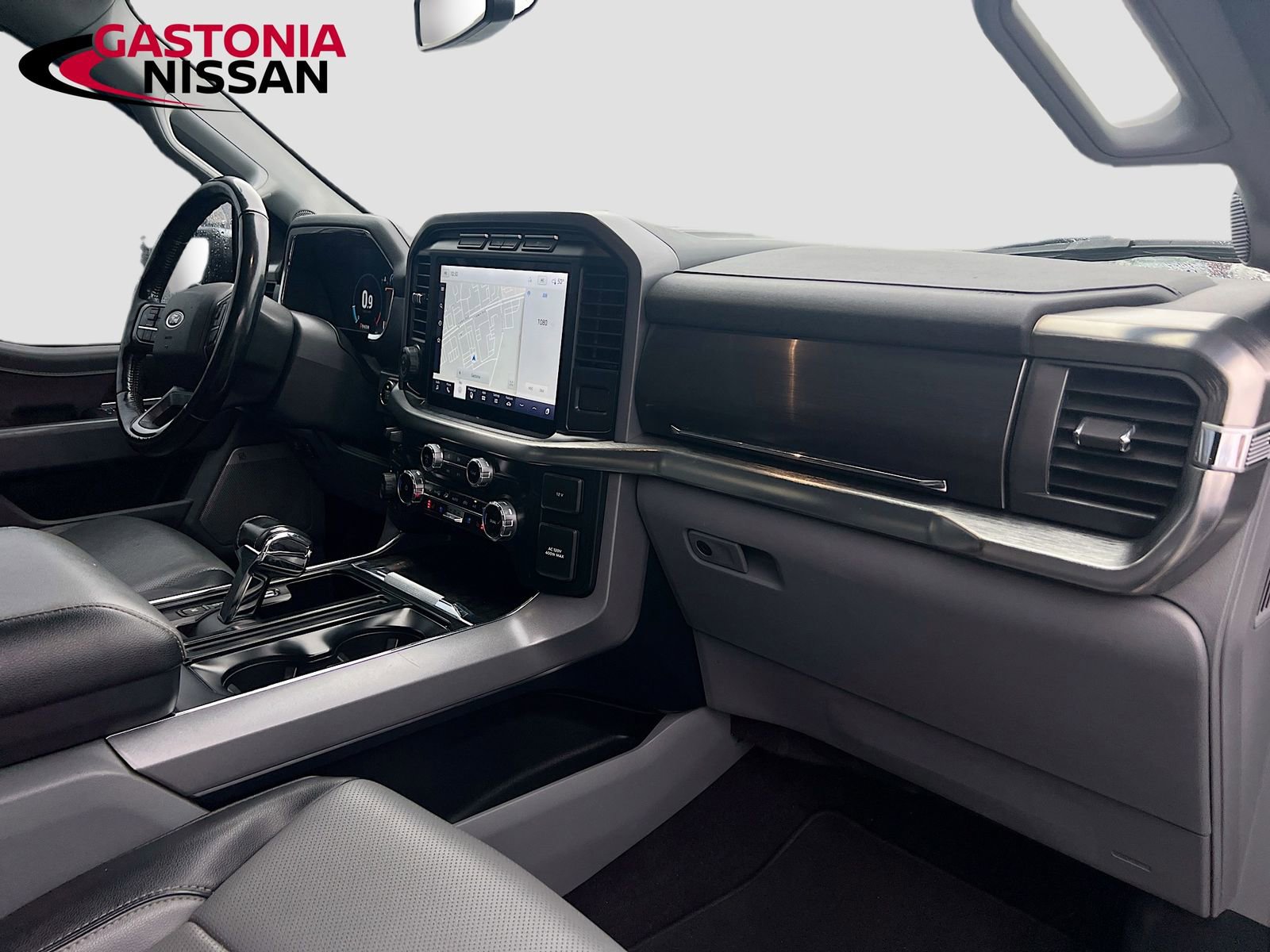 Used 2023 Ford F150 Lariat w/ Trailer Tow Package image 39