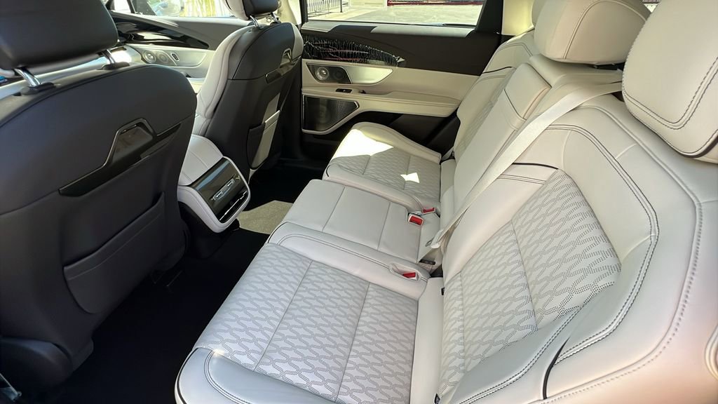 New 2025 Lincoln Nautilus Black Label w/ Jet Appearance Package AWD/4WD image 9