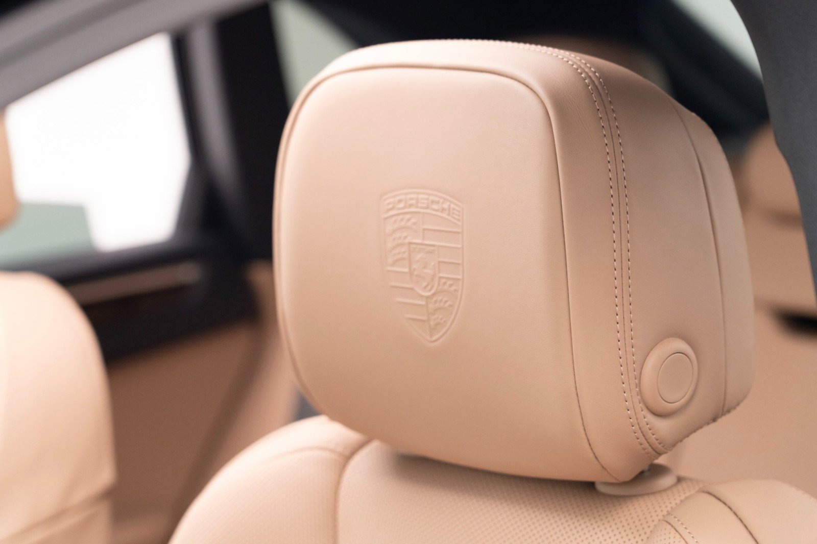 New 2026 Porsche Macan image 19