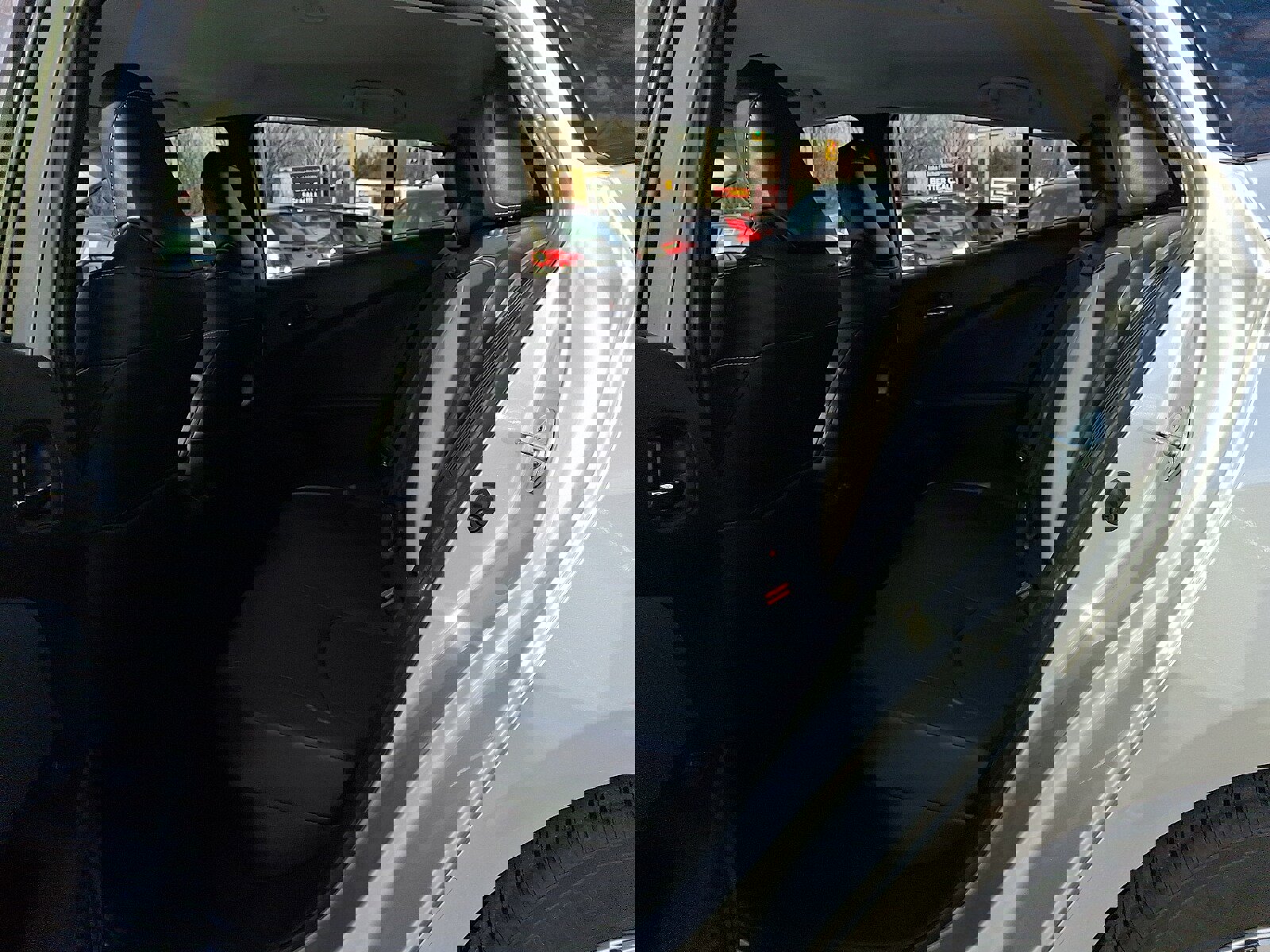 Used 2021 Toyota Prius Prime XLE image 9