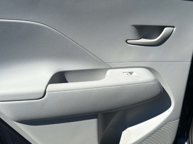 Used 2025 Hyundai Kona SEL FWD image 11