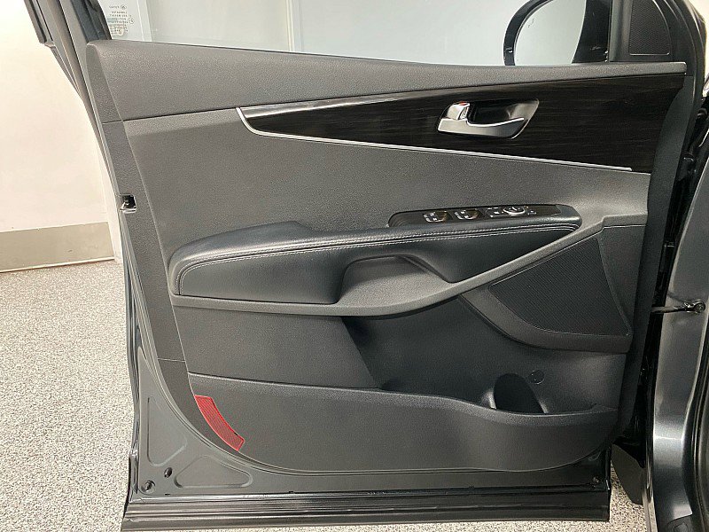 Used 2019 Kia Sorento EX image 37