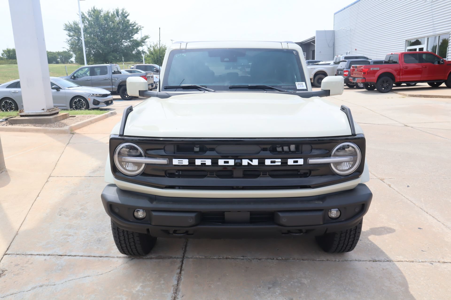 New 2026 Ford Bronco Outer Banks AWD/4WD image 10