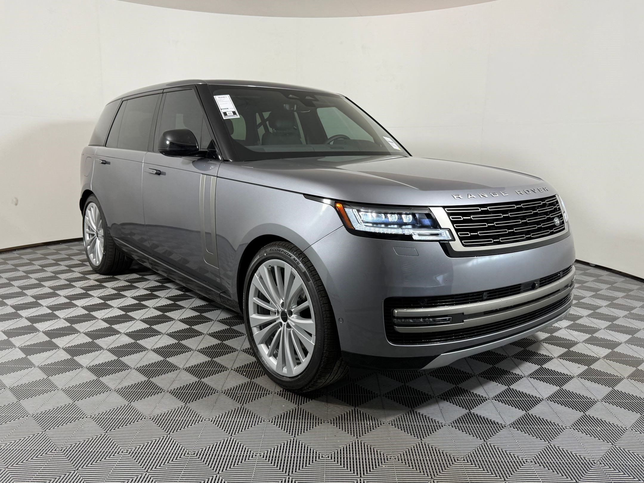 New 2026 Land Rover Range Rover Long Wheelbase SE AWD/4WD image 7