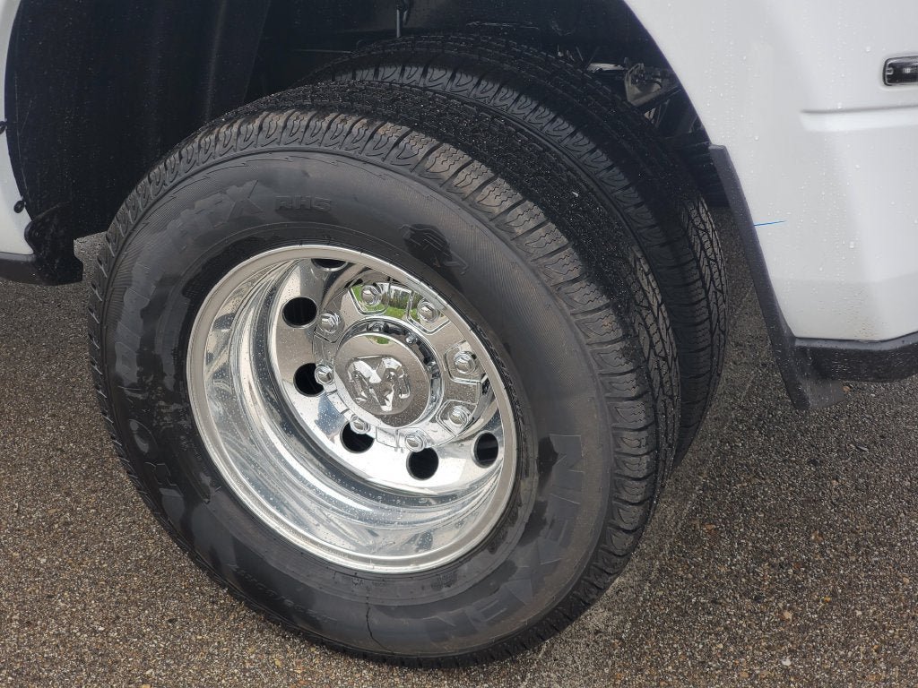 New 2027 RAM 3500 Big Horn AWD/4WD image 34